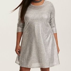 SILVER METALLIC SHIMMER RIBBED KNIT TRAPEZE DRESS
